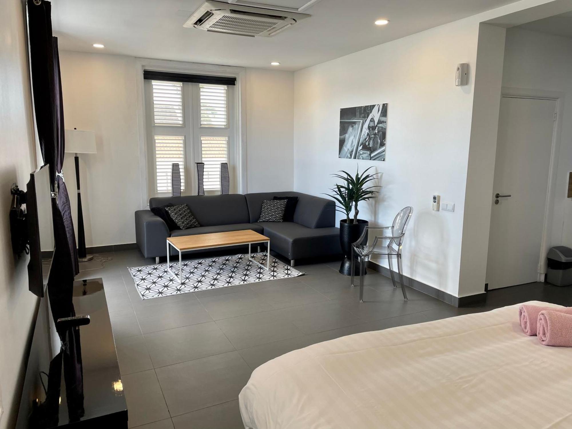 Saint Tropez Boutique Hotel Willemstad Bilik gambar