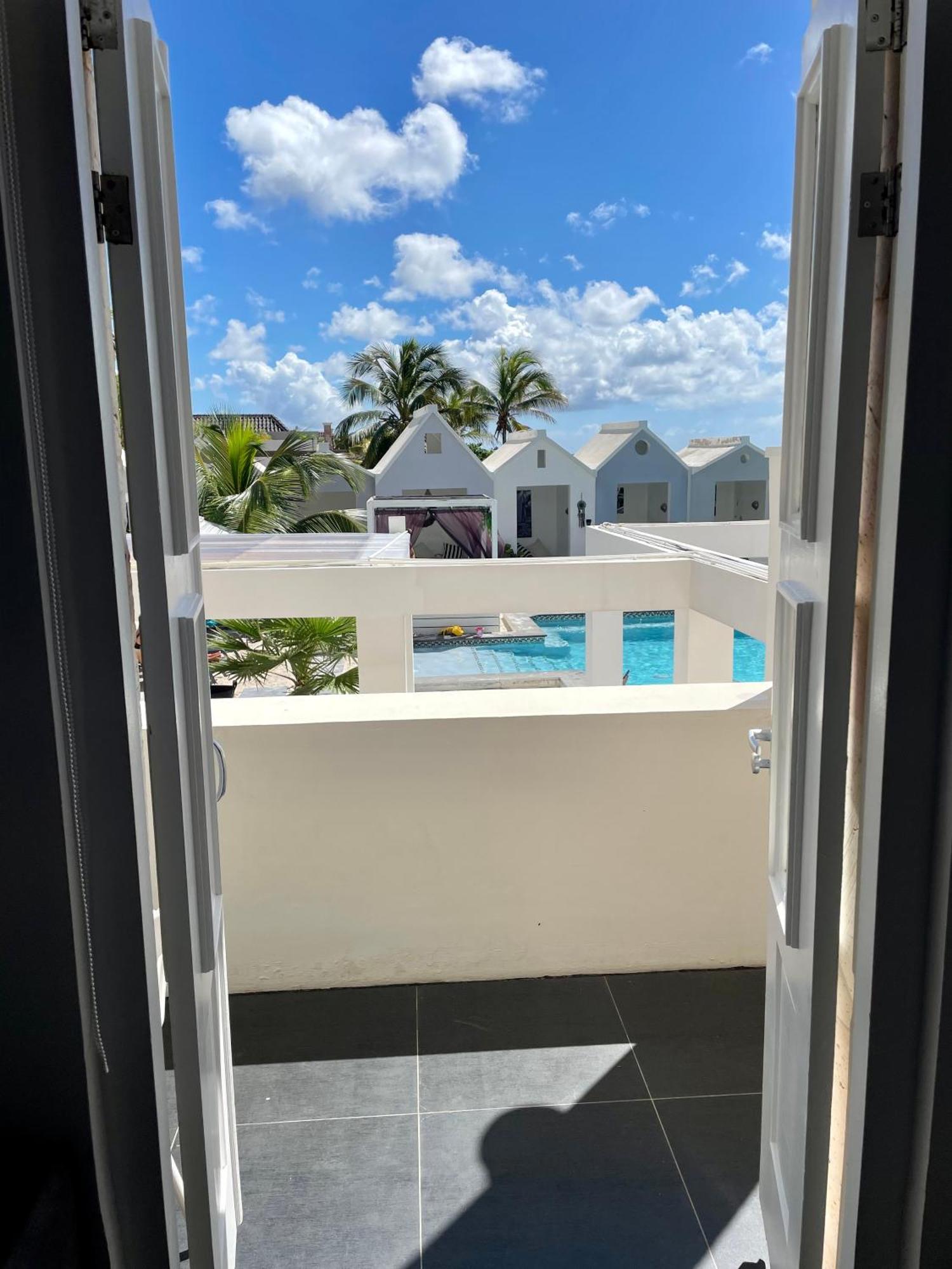 Saint Tropez Boutique Hotel Willemstad Bilik gambar